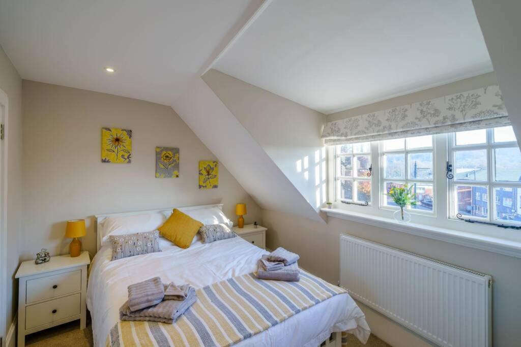 Upper Thames & Lower Thames - Stunning Apartments ヘンリー・オン・テムズ エクステリア 写真