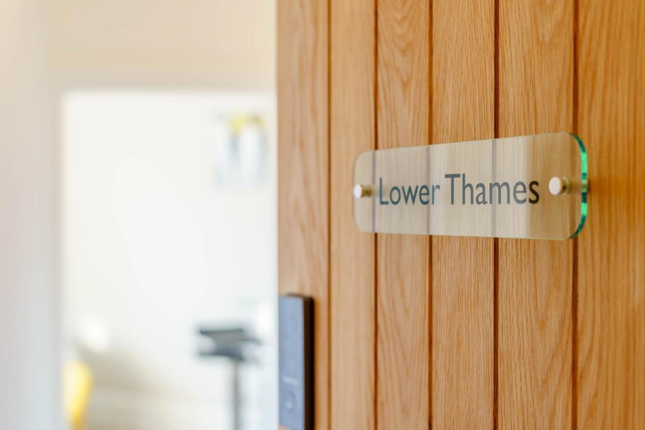 Upper Thames & Lower Thames - Stunning Apartments ヘンリー・オン・テムズ エクステリア 写真