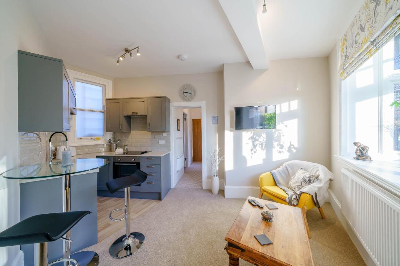 Upper Thames & Lower Thames - Stunning Apartments ヘンリー・オン・テムズ エクステリア 写真